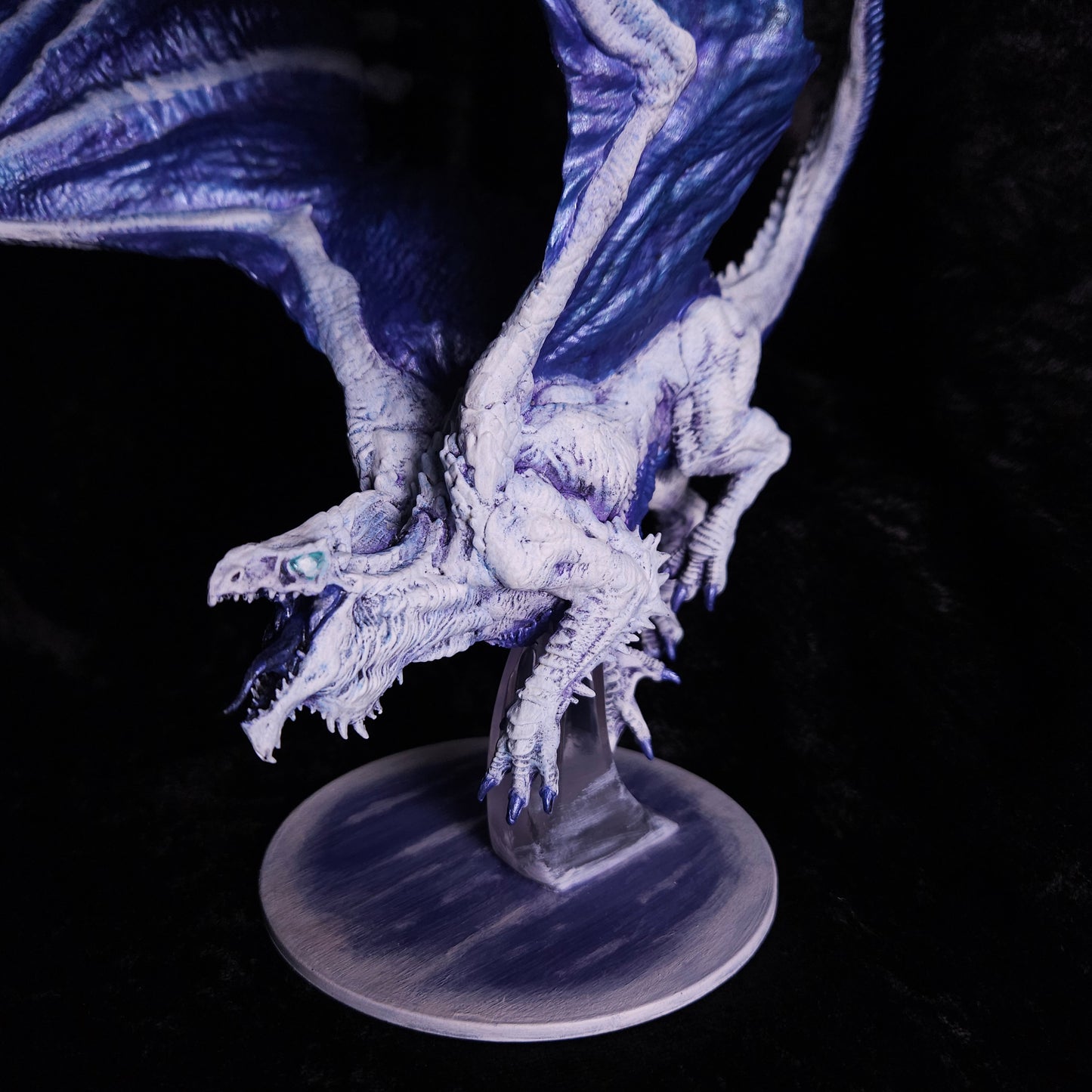 Adult White Dragon Miniature: Dnd, D&D, TTRPG Artist Painted Monster Model
