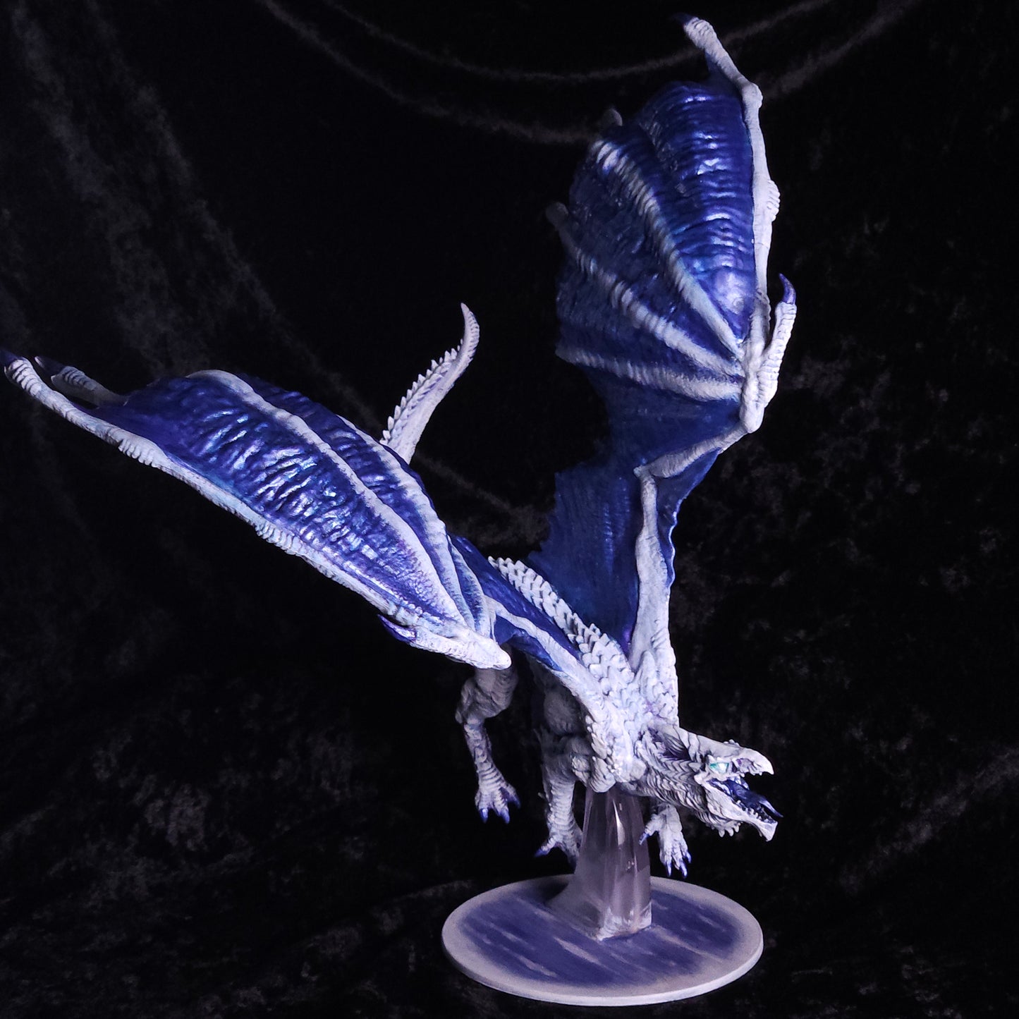 Adult White Dragon Miniature: Dnd, D&D, TTRPG Artist Painted Monster Model