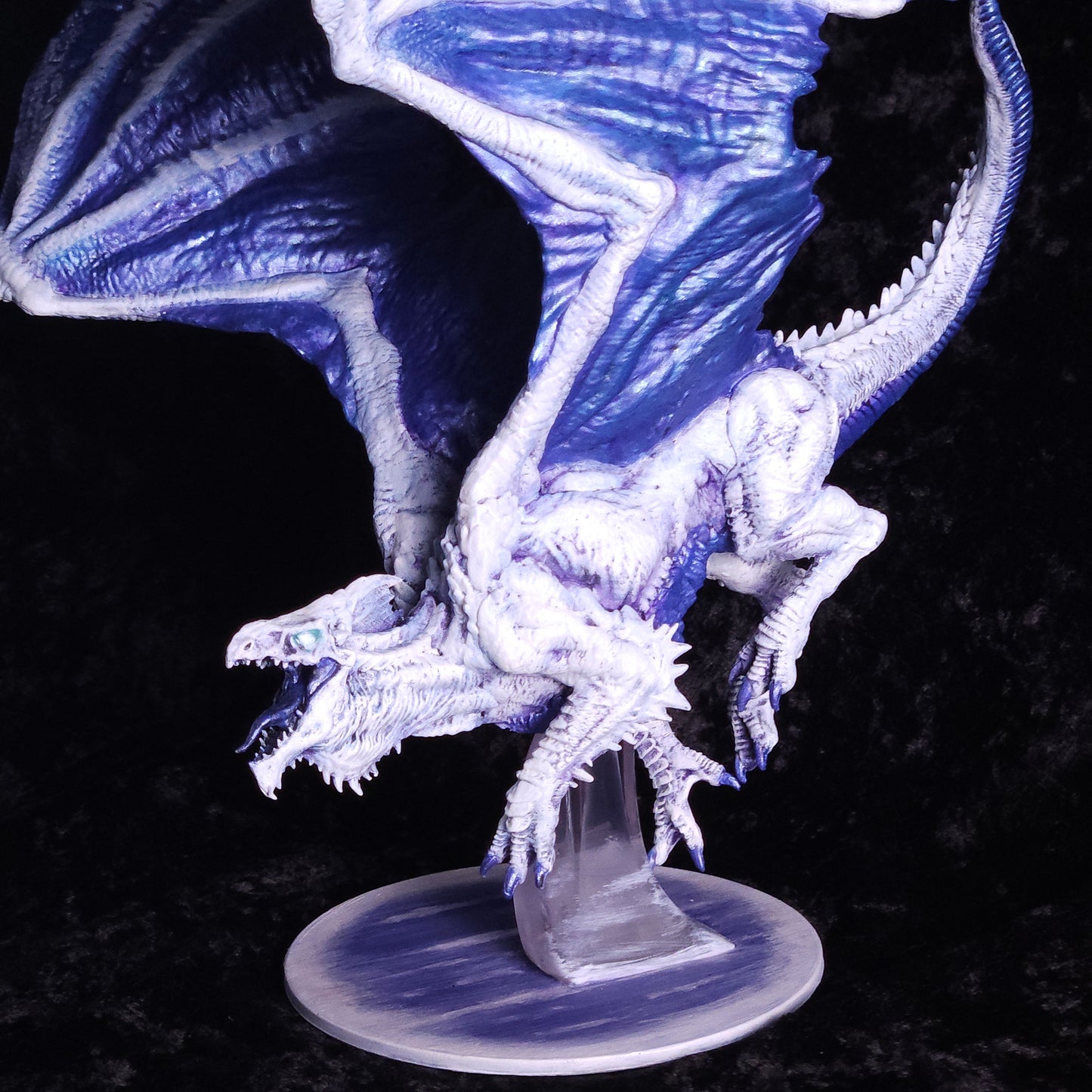 Adult White Dragon Miniature: Dnd, D&D, TTRPG Artist Painted Monster Model